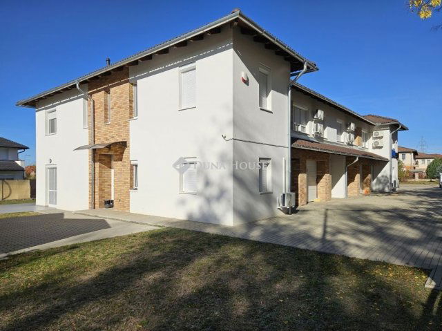 Eladó ikerház, Gödön 119.9 M Ft, 6 szobás