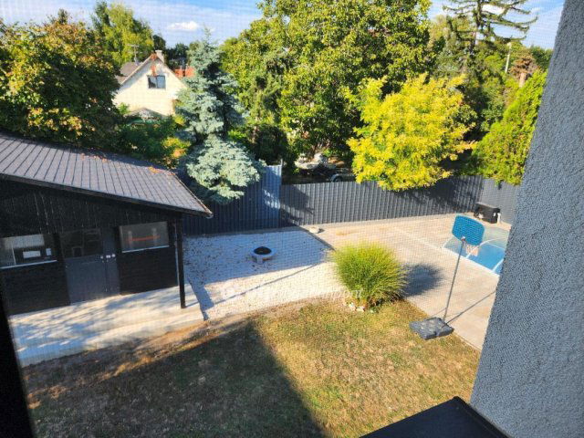 Eladó családi ház, Velencén 215 M Ft, 4+1 szobás