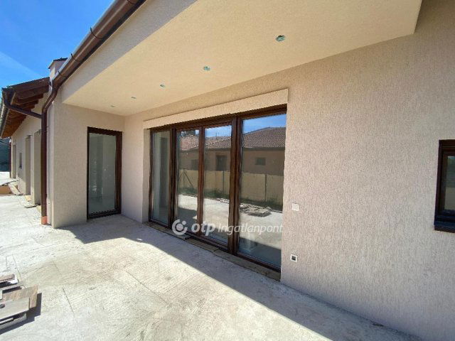 Eladó ikerház, Érden 119 M Ft, 4 szobás / költözzbe.hu