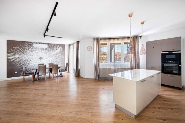 Eladó ikerház, Pécelen 132.9 M Ft, 6 szobás