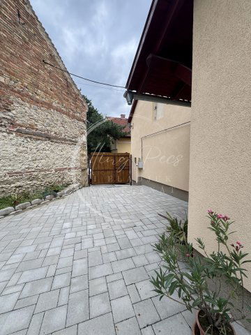 Kiadó családi ház, albérlet, Pécsett, Tábor utcában, 2 szobás