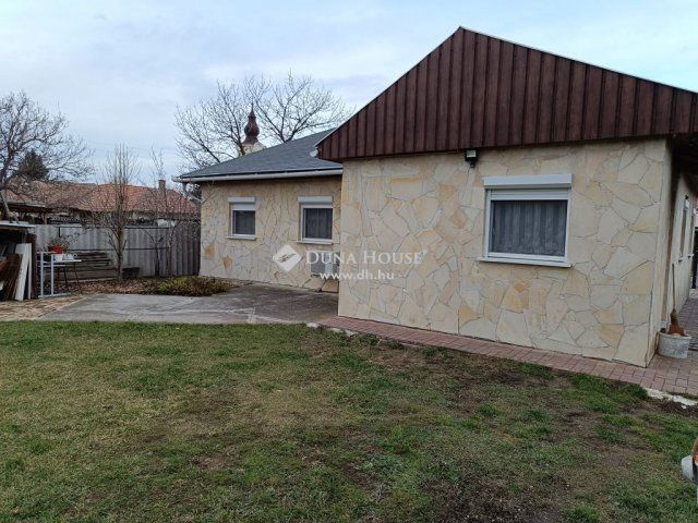 Eladó családi ház, Úrin 85 M Ft, 3 szobás