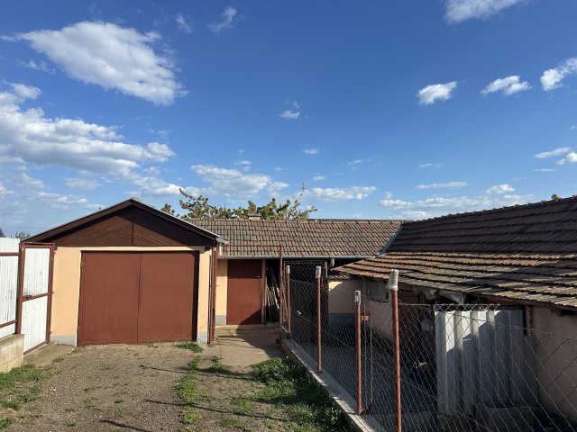 Eladó családi ház, Kartalon 59.99 M Ft, 2+1 szobás