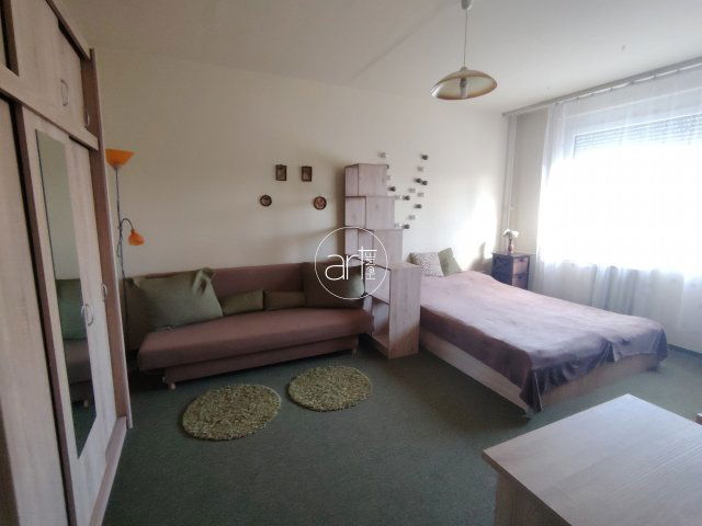 Eladó panellakás, Szegeden, Agyagos utcában 37.9 M Ft, 1 szobás