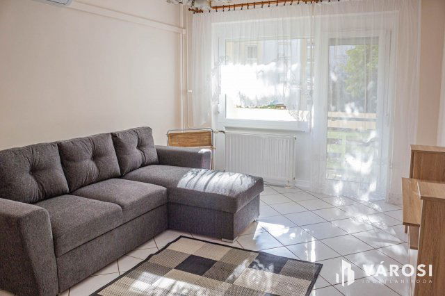 Kiadó panellakás, albérlet, Szegeden 170 E Ft / hó, 2 szobás