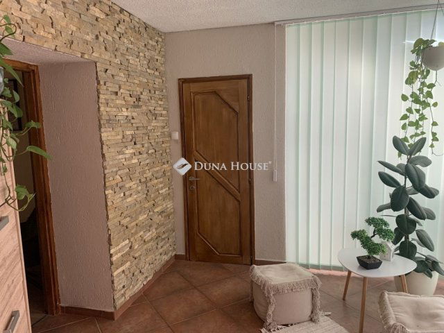Eladó családi ház, Hőgyészen 42.9 M Ft, 4 szobás