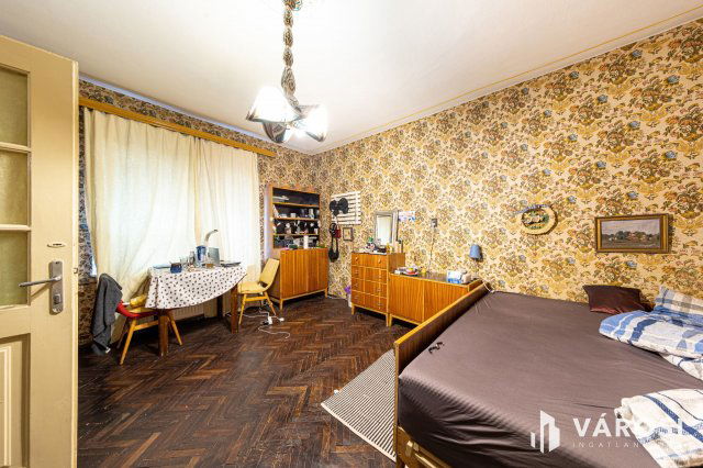 Eladó családi ház, Szegeden 119.99 M Ft, 3 szobás