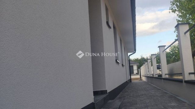 Eladó családi ház, Alsónémediben 145 M Ft, 5 szobás