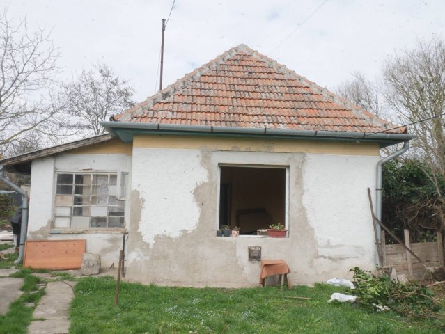 Eladó családi ház, Tápiószelén 15 M Ft, 2 szobás
