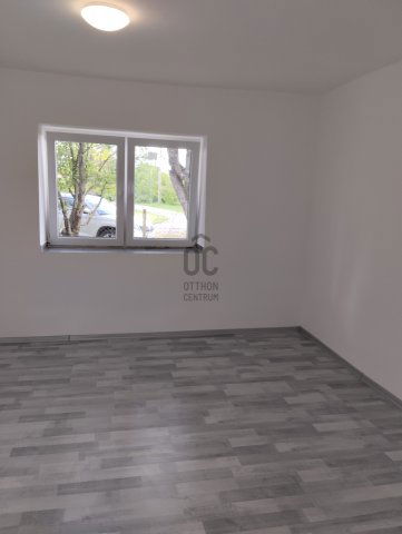 Eladó családi ház, Újszászon 18.9 M Ft, 2 szobás