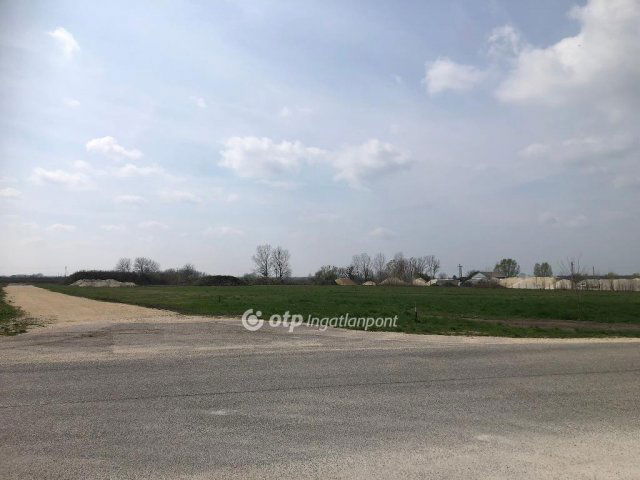 Eladó ipari ingatlan, Pápán 320 M Ft / költözzbe.hu