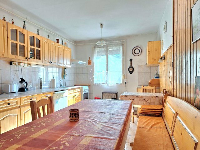 Eladó családi ház, Szentesen 35.9 M Ft, 3+1 szobás