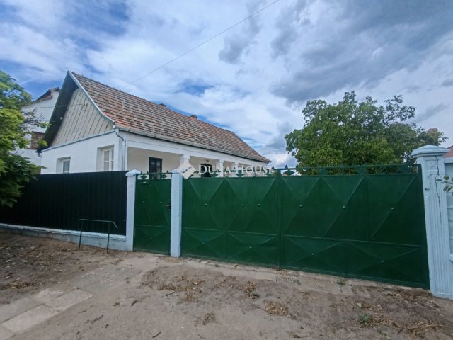 Eladó családi ház, Tápiószentmártonon 38.5 M Ft, 2 szobás