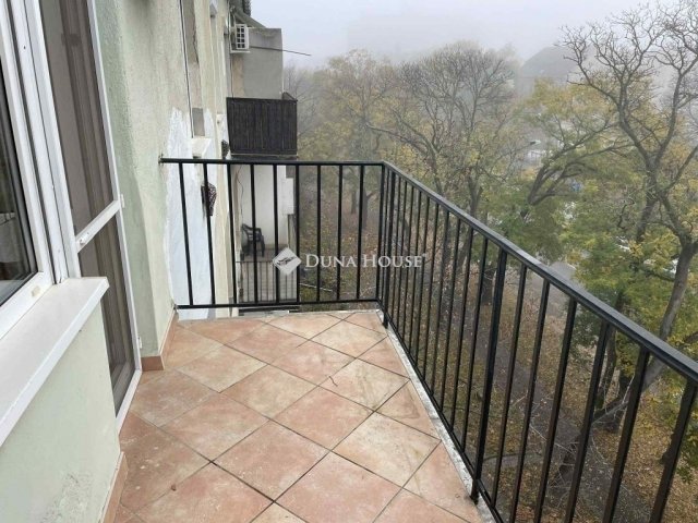 Eladó téglalakás, Szegeden 66.9 M Ft, 2 szobás