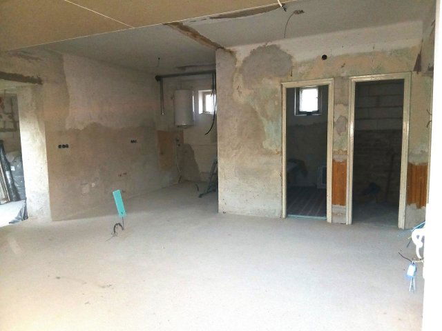 Eladó családi ház, Szanyon 24.9 M Ft, 3 szobás