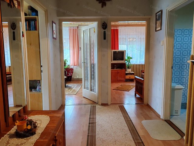 Eladó családi ház, Újszászon 36.9 M Ft, 3 szobás