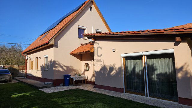 Eladó családi ház, Pilisvörösváron 165 M Ft, 8 szobás