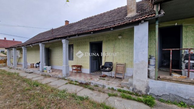 Eladó családi ház, Tápióságon 29.9 M Ft, 4 szobás