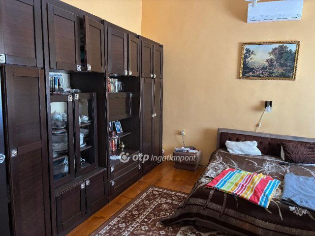 Eladó családi ház, Véménden 46.9 M Ft, 5 szobás