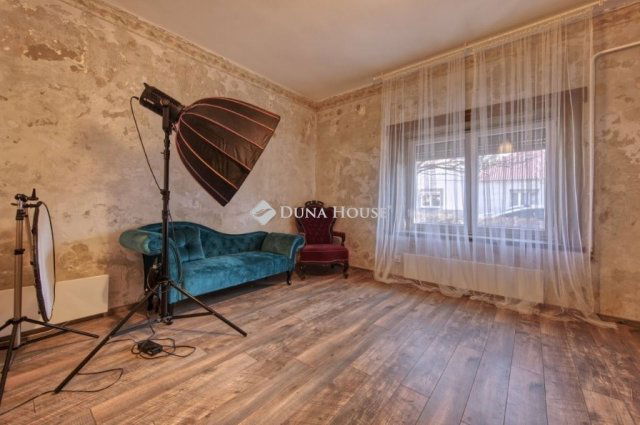 Eladó családi ház, Budaörsön 59.9 M Ft, 2 szobás