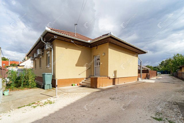 Eladó családi ház, Monoron 79.9 M Ft, 4 szobás