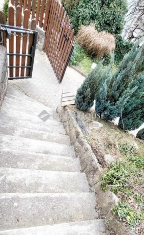 Eladó családi ház, Vácon 104.99 M Ft, 6 szobás