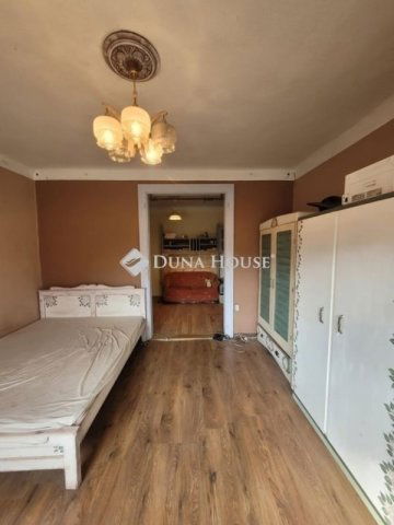 Eladó családi ház, Vecsésen 57.9 M Ft, 2 szobás