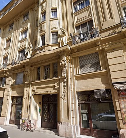 Eladó téglalakás, Budapesten, I. kerületben, Attila úton