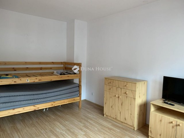 Eladó panellakás, Zalaegerszegen, Építők útján 26.5 M Ft