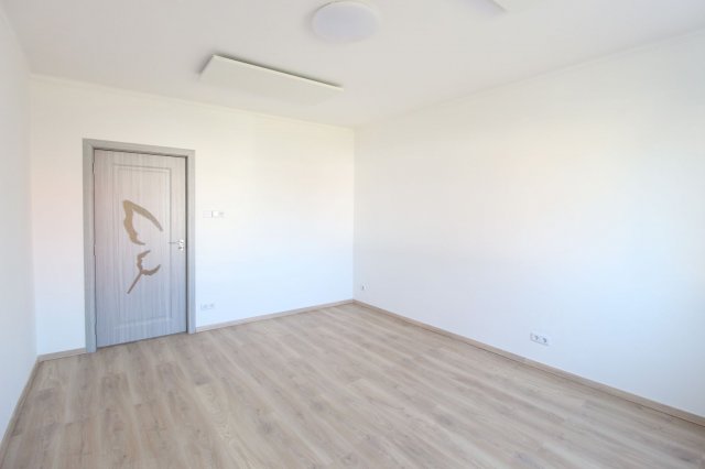 Eladó téglalakás, Győrött 63 M Ft, 2 szobás