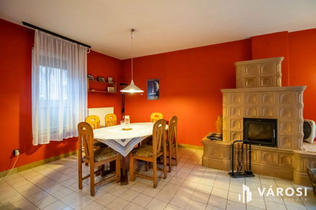 Eladó családi ház, Székesfehérvárott 149.9 M Ft, 5+1 szobás