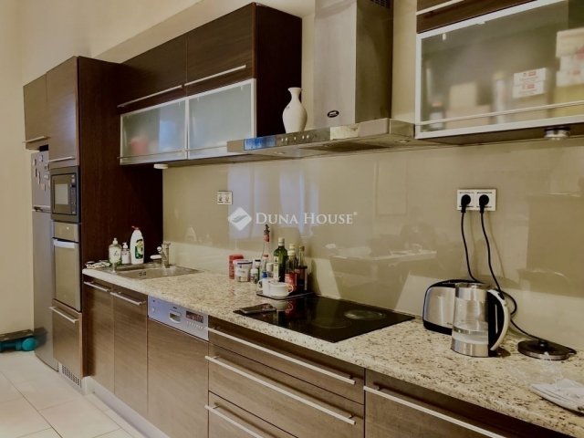 Eladó téglalakás, Budapesten, XII. kerületben 160.206 M Ft