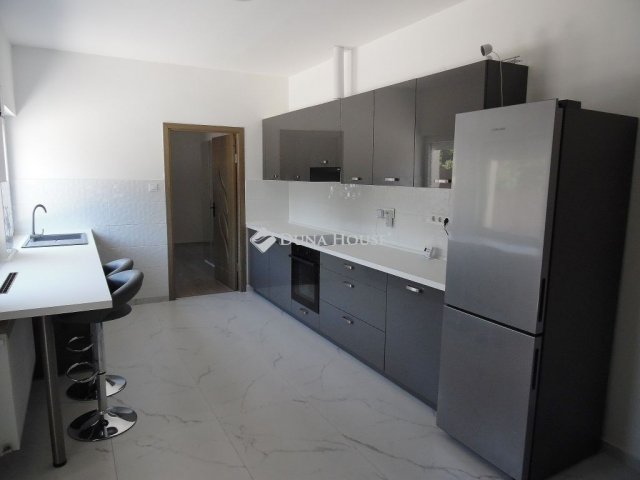 Kiadó ikerház, albérlet, Debrecenben 425 E Ft / hó, 4 szobás