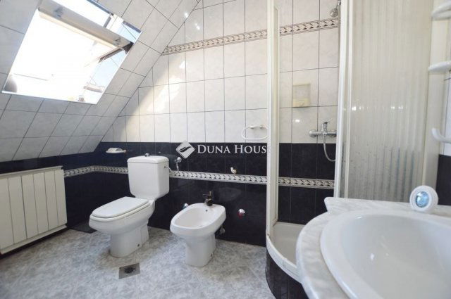 Eladó ikerház, Budapesten, II. kerületben 230 M Ft, 5 szobás