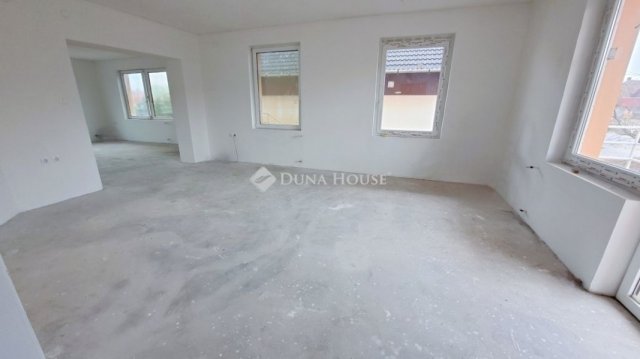 Eladó családi ház, Turán 79 M Ft, 7 szobás