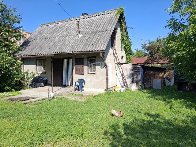 Eladó családi ház, Szigetszentmiklóson 34 M Ft, 1 szobás