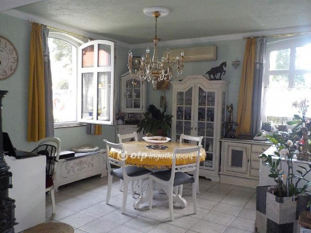Eladó családi ház, Balatonbogláron 175 M Ft, 6 szobás