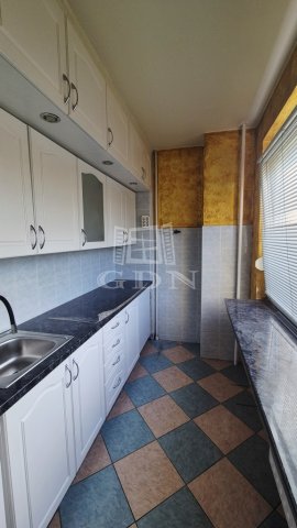 Eladó panellakás, Százhalombattán 54.99 M Ft, 1+1 szobás