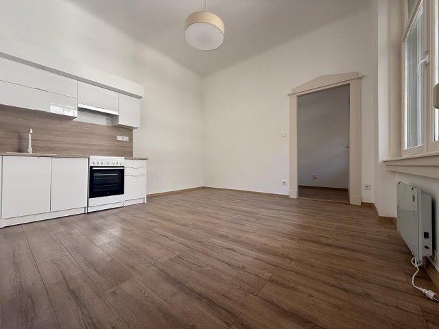 Eladó téglalakás, Budapesten, IX. kerületben, Mester utcában