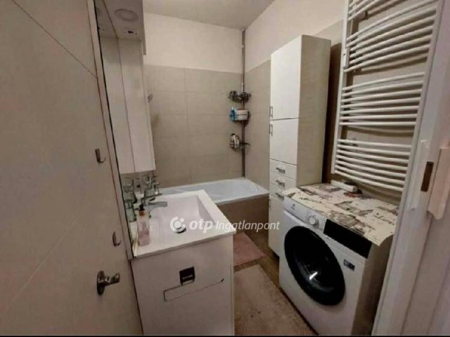 Eladó téglalakás, Mohácson 42 M Ft, 2+1 szobás