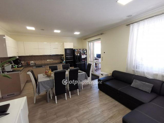 Eladó családi ház, Szigetszentmiklóson 125 M Ft, 3 szobás