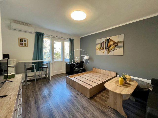 Kiadó téglalakás, albérlet, Szegeden, Mérey utcában