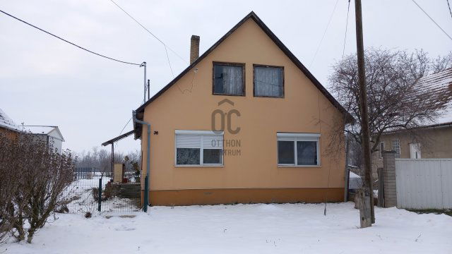 Eladó családi ház, Decsen 22.9 M Ft, 4 szobás