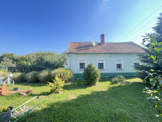 Eladó családi ház, Gércén 14.9 M Ft, 2 szobás