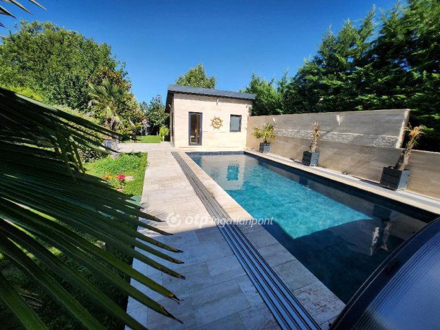 Eladó családi ház, Érden 330 M Ft, 7 szobás