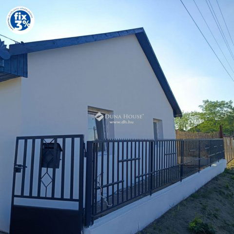 Eladó családi ház, Tápiószentmártonon 38.9 M Ft, 4 szobás