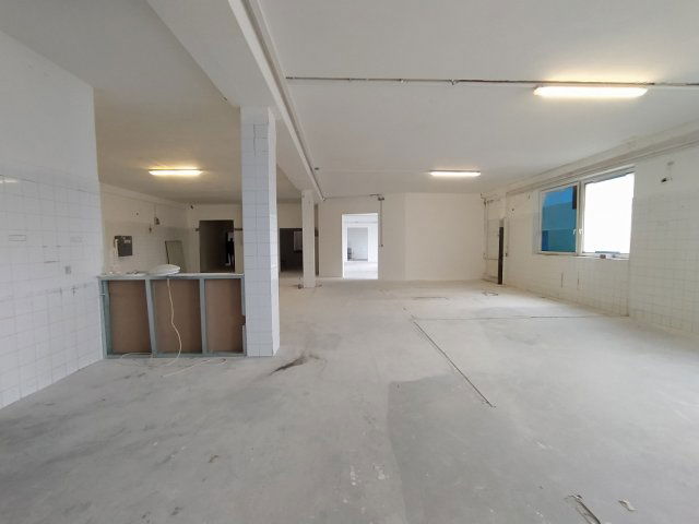 Eladó üzlethelyiség, Pécelen 179 M Ft, 8 szobás