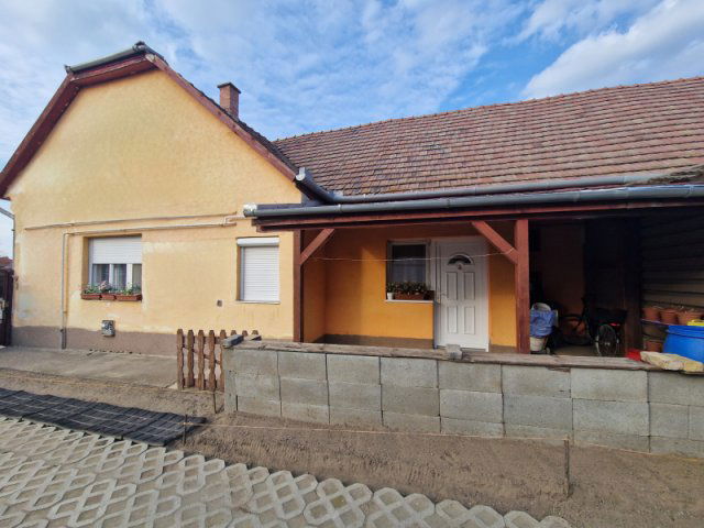 Eladó családi ház, Ócsán 26.9 M Ft, 2 szobás