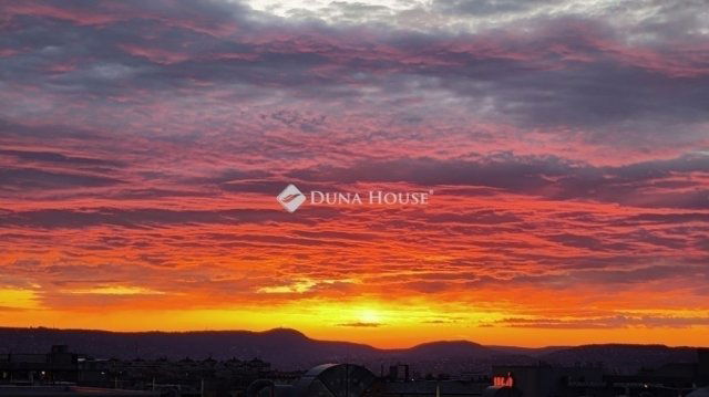 Eladó panellakás, Budapesten, X. kerületben 97 M Ft, 3 szobás