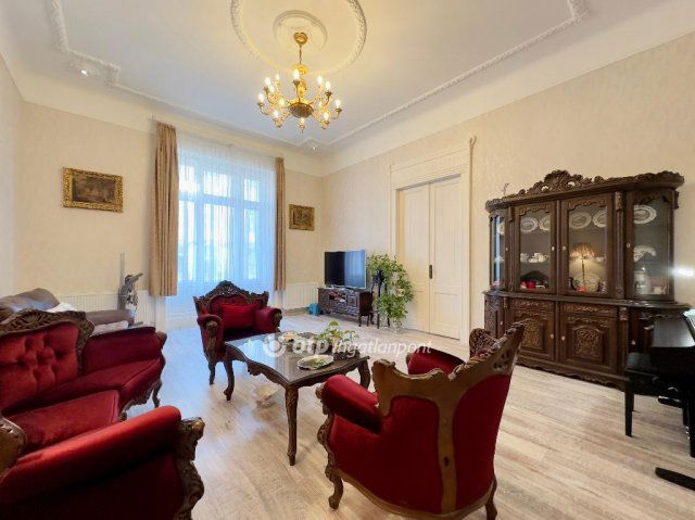 Eladó téglalakás, Budapesten, V. kerületben 225.04 M Ft